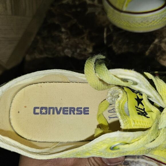 Converse women's All Star Classic yellow Fashion Shoes size 8   540 - Picture 8 of 10